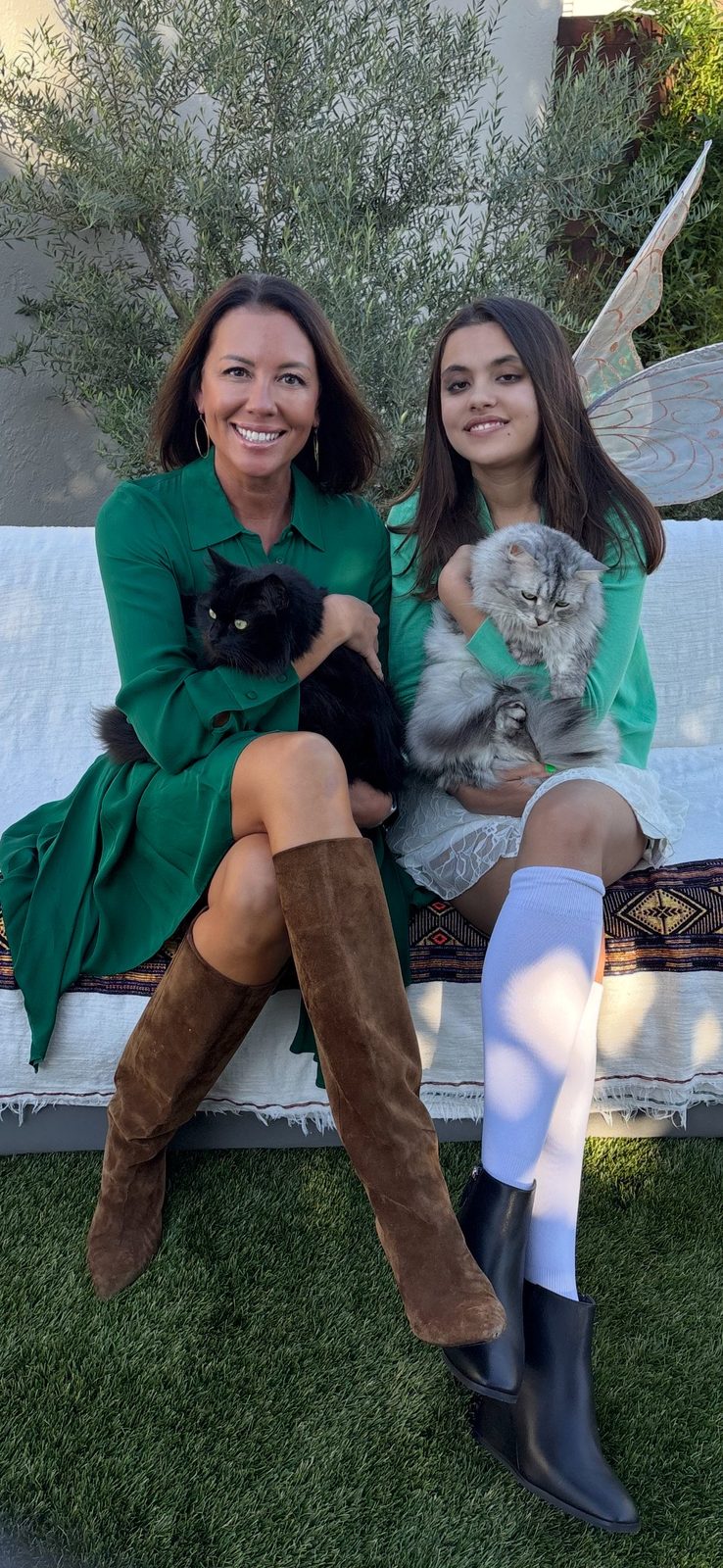 Susanna and her daughter with their cats